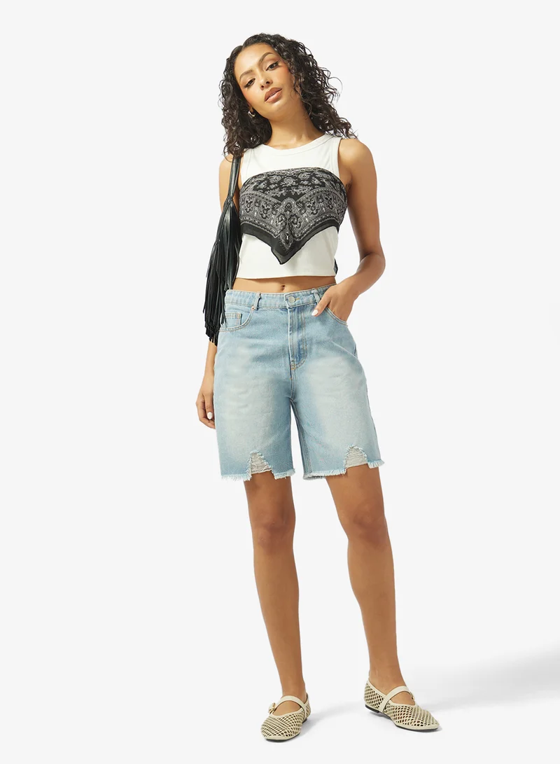 جينجر شورت برمودا بخصر متوسط وحافة ممزقة